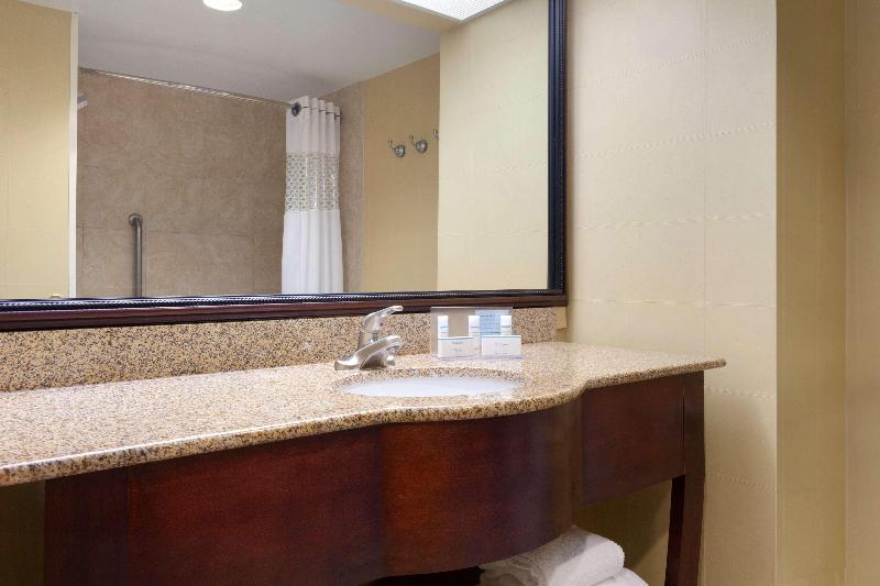 غرفة قياسية سرير كينج, Hampton Inn Sulphur/lake Charles Area