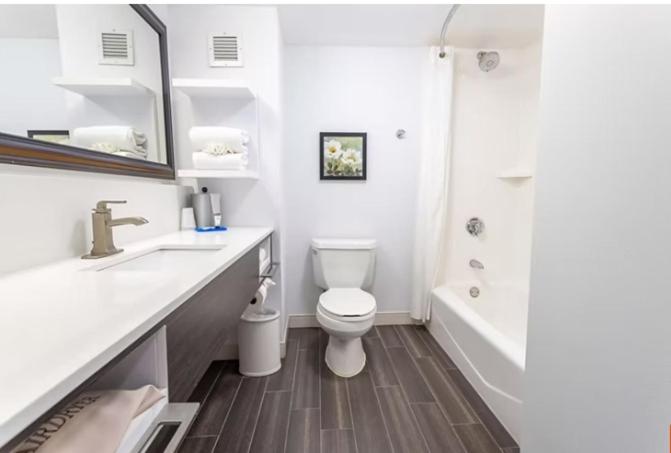 스탠다드 룸 킹사이즈 침대, Holiday Inn Express   Newark Airport   Elizabeth, An Ihg