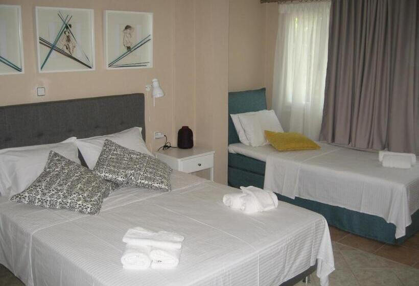 اتاق لوکس خانوادگی, Philoxenia