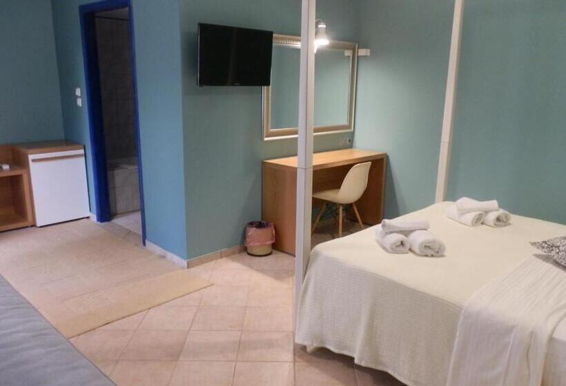 اتاق لوکس خانوادگی, Philoxenia