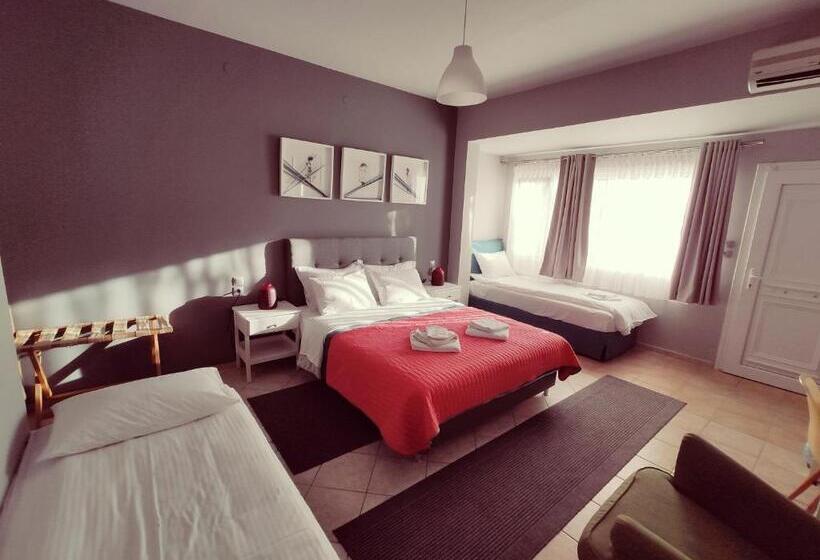 اتاق لوکس خانوادگی, Philoxenia