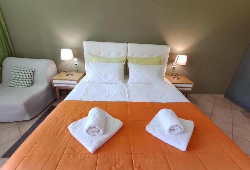 اتاق سوپریور با چشمانداز باغ, Philoxenia