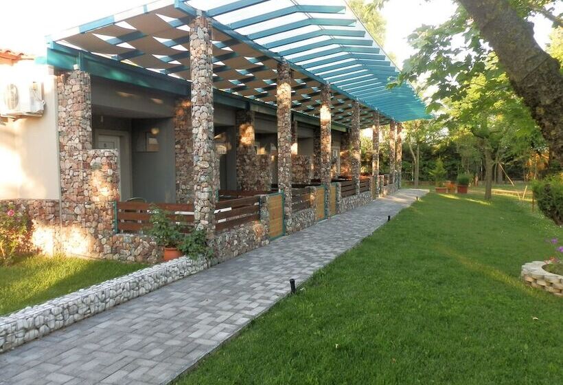 اتاق سوپریور با چشمانداز باغ, Philoxenia