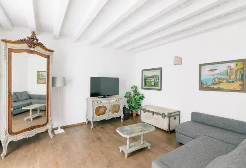 سوییت لوکس, Addimora Boutique Suites