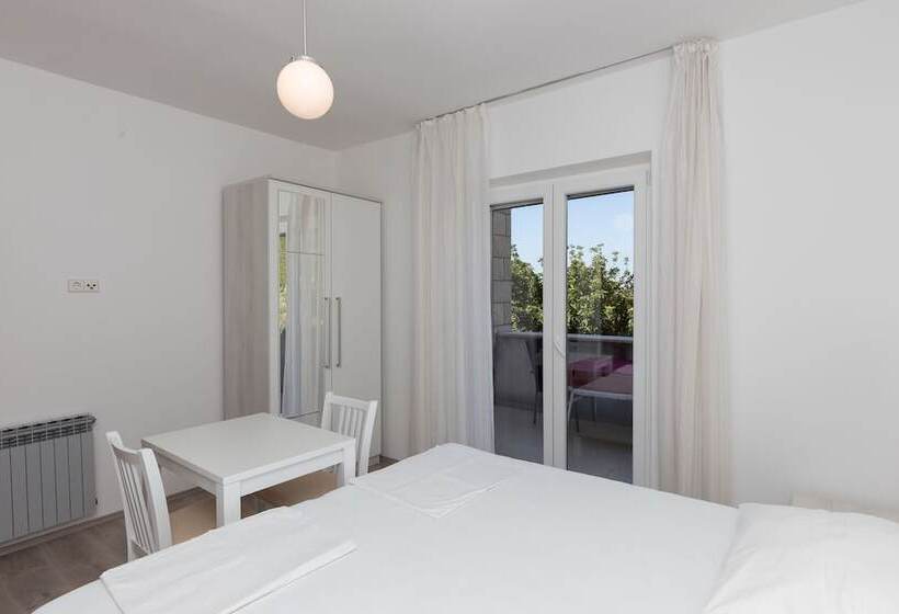חדר קומפורט עם נוף לים, Rooms Villa Basica