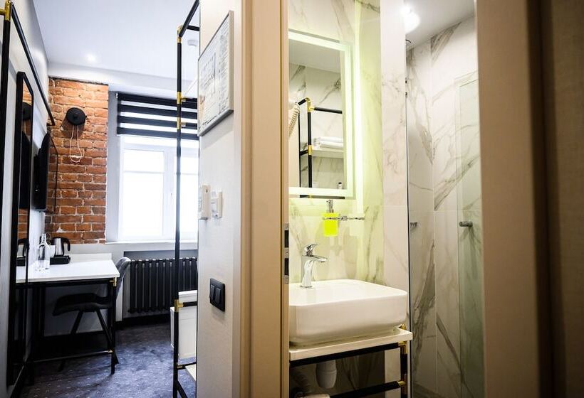 اتاق استاندارد یک نفره, Statskij Sovetnik Hotel Kustarnyy