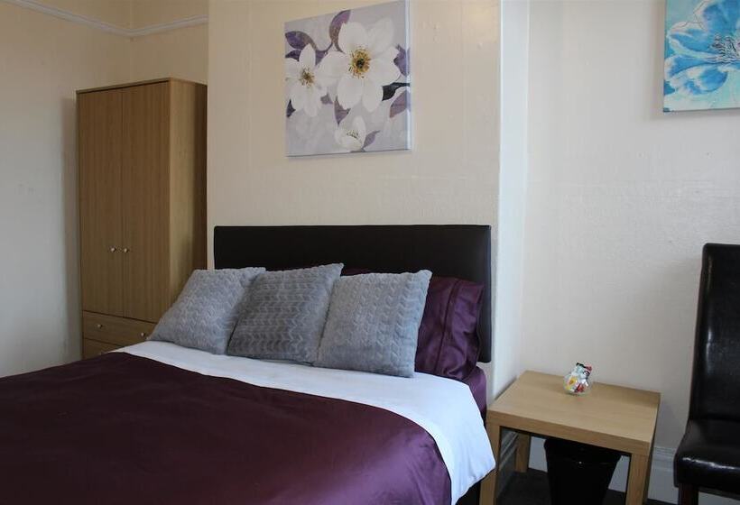 غرفة قياسية, John St Town House