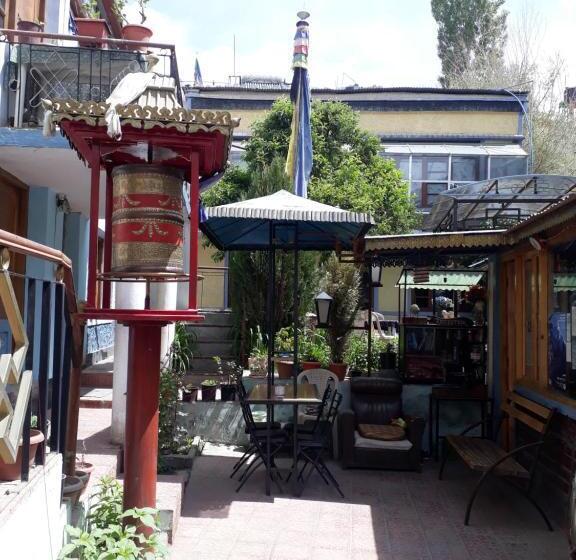 经济房, Goba Guest House