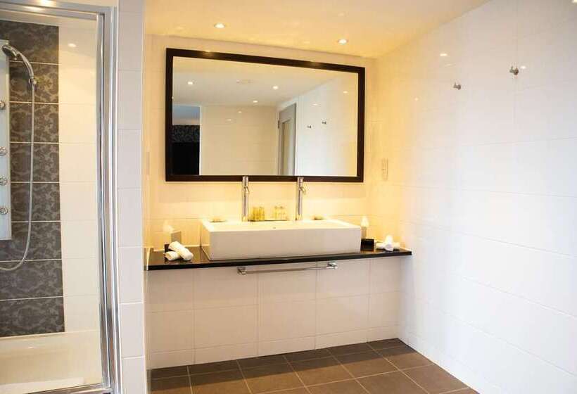 غرفة قياسية, Hilton East Brunswick Hotel & Executive Meeting Center