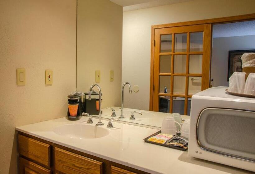 디럭스 스위트 킹 침대, The Harrington Inn