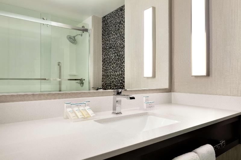 غرفة ديلوكس سرير كينج, Hilton Garden Inn Cupertino