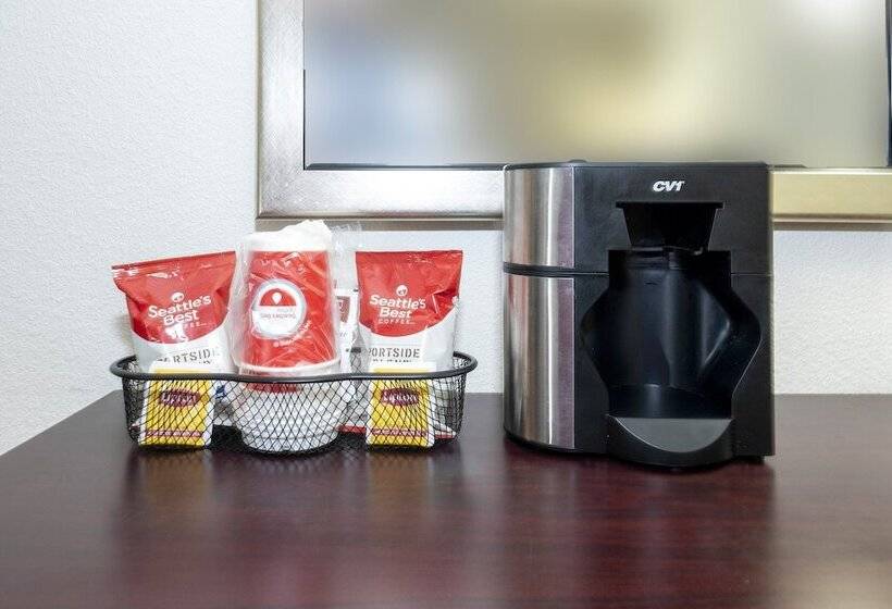 غرفة بريميوم, Red Roof Inn Plus Newark Liberty Airport   Carteret