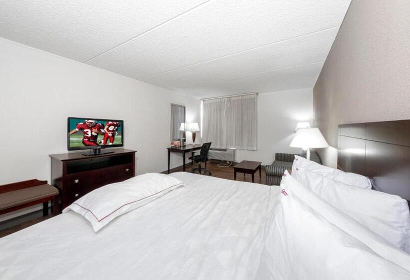 غرفة بريميوم, Red Roof Inn Plus Newark Liberty Airport   Carteret