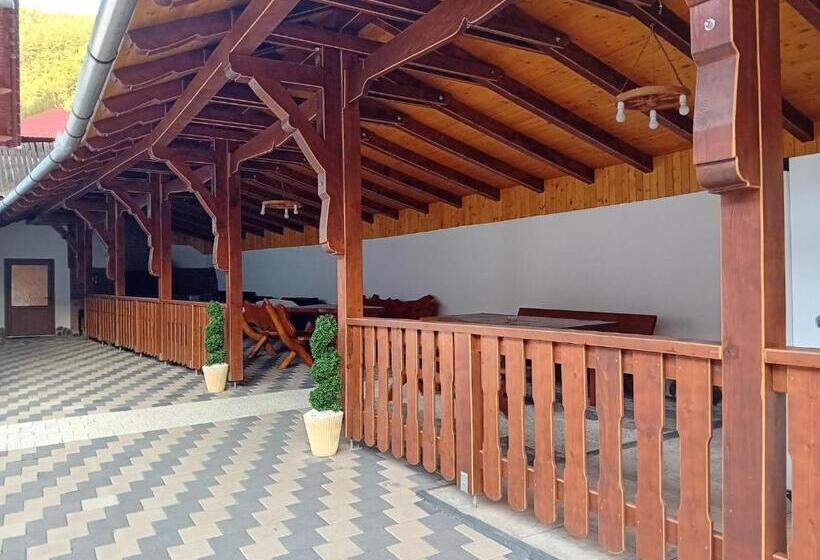 חדר סטנדרט לשלושה, Pensiunea Hanzu Darius