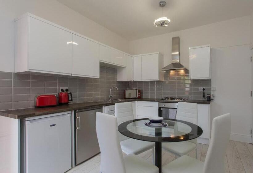 חדר סופריור, Townhouse Plus @ Westminster Street Crewe