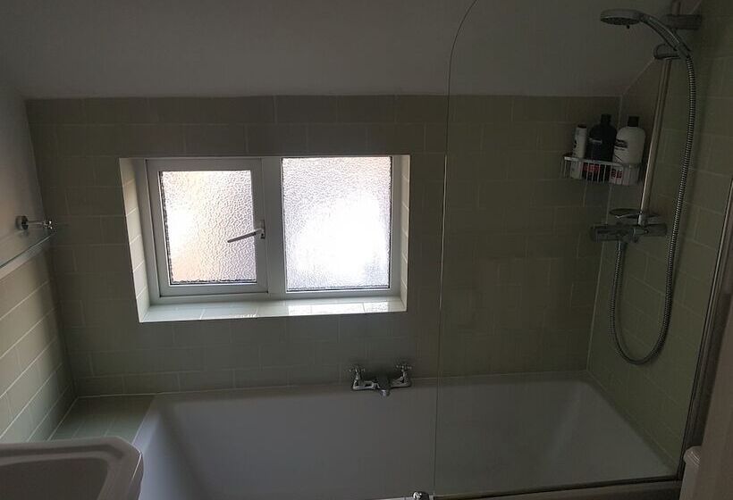 标准单人间, Cozy Place