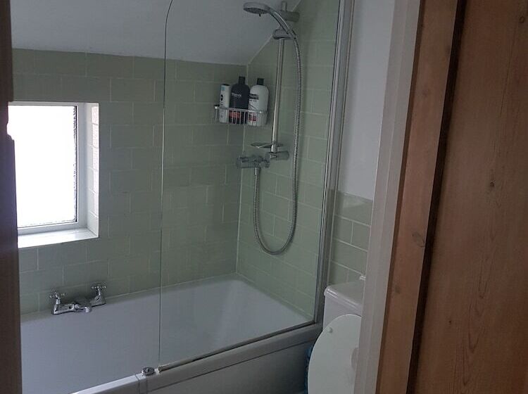 标准单人间, Cozy Place