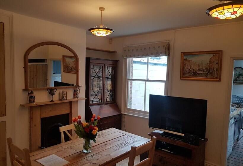 标准单人间, Cozy Place