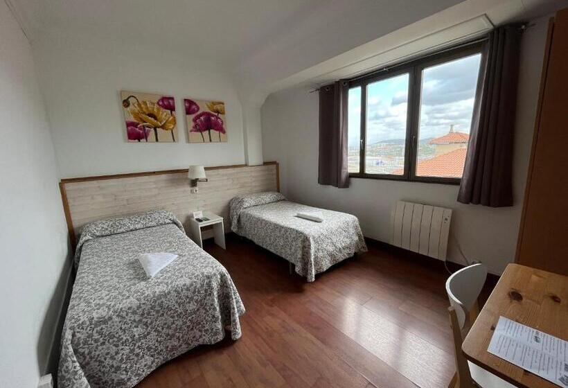 غرفة قياسية حمام مشترك, Montero Sestao Bilbao