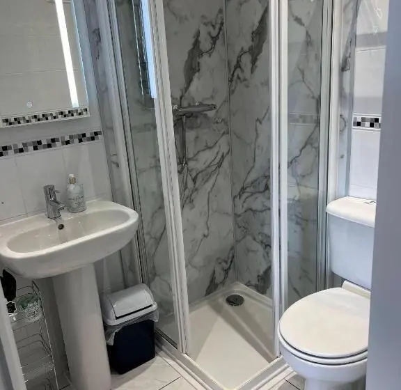 Perhehuone Merinäkymä, Princetown Guesthouse