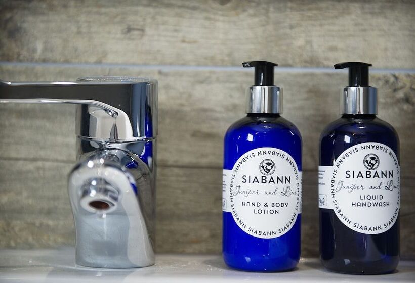 غرفة عائلية, Lock Chambers, Caledonian Canal Centre