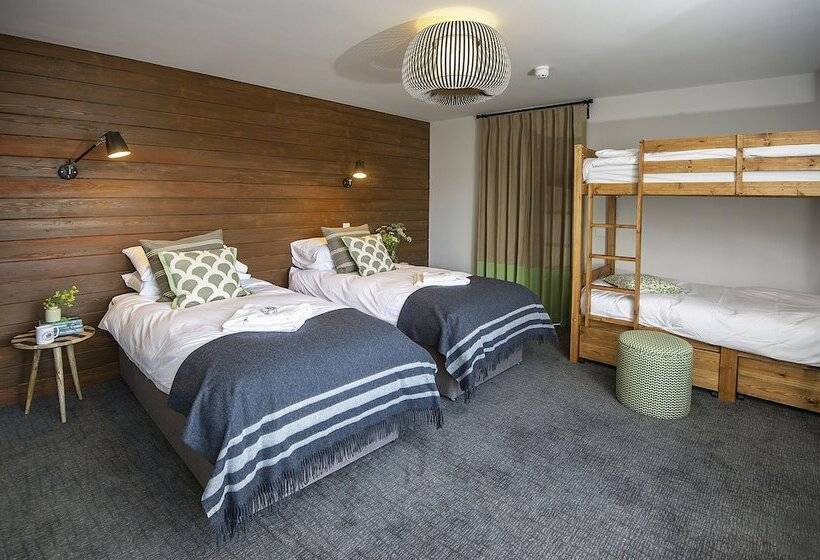 غرفة عائلية, Lock Chambers, Caledonian Canal Centre