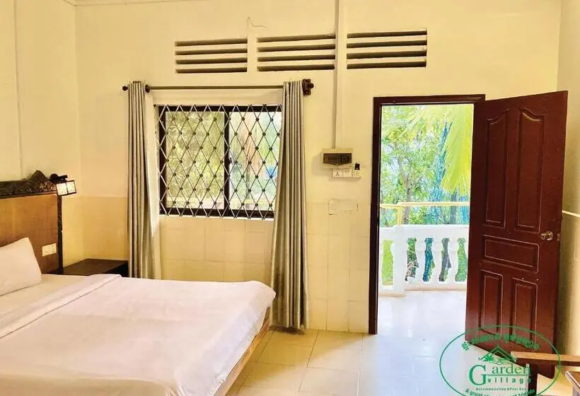 اتاق لوکس, Garden Village Guesthouse & Pool Bar