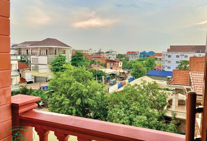 اتاق استاندارد با بالکن, Garden Village Guesthouse & Pool Bar