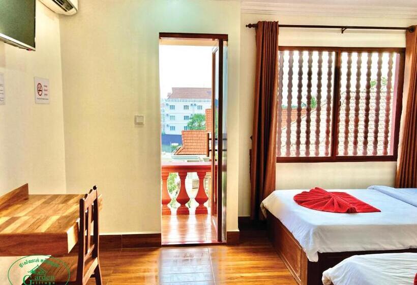 اتاق استاندارد با بالکن, Garden Village Guesthouse & Pool Bar