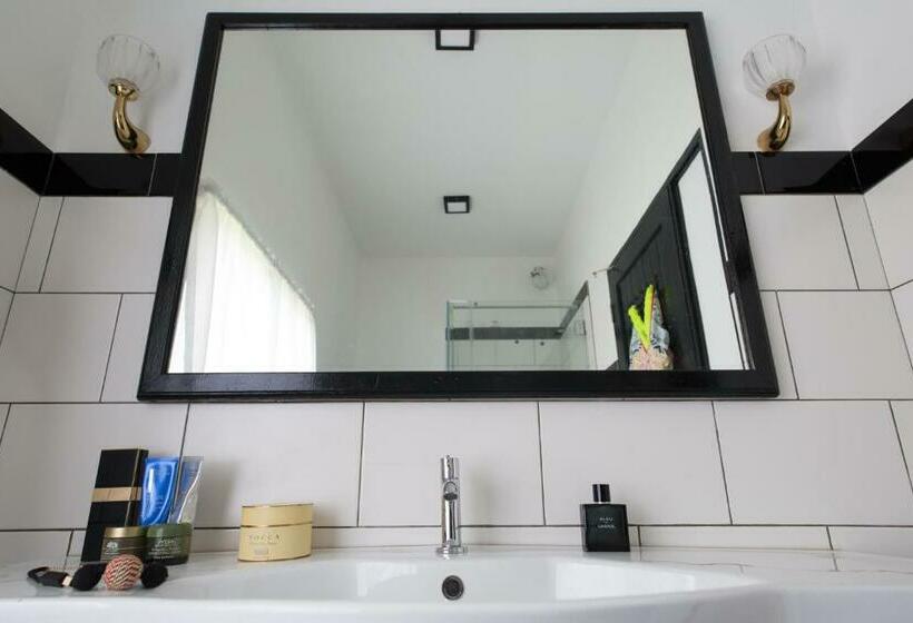 标准间带游泳池, The Marian Boutique Lodging House