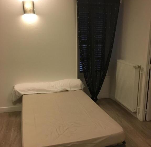 Standard 3 Pers. Værelse, Chambres D'hôte Les Bredins