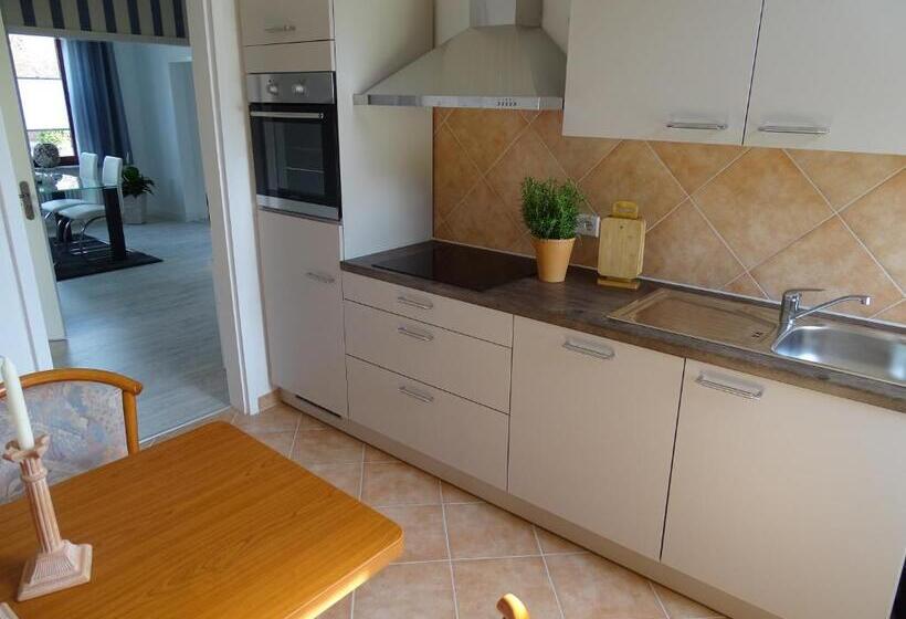 带1个卧室的带阳台的公寓, Gästehaus Schwentineblick