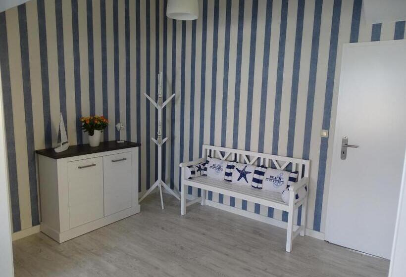 带1个卧室的带阳台的公寓, Gästehaus Schwentineblick