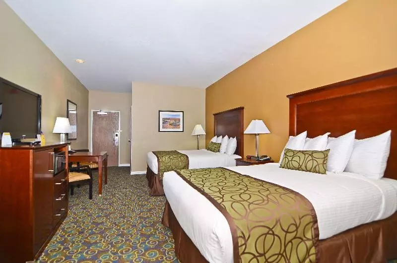 استودیو استاندارد با تخت کینگ, Baymont By Wyndham Galesburg
