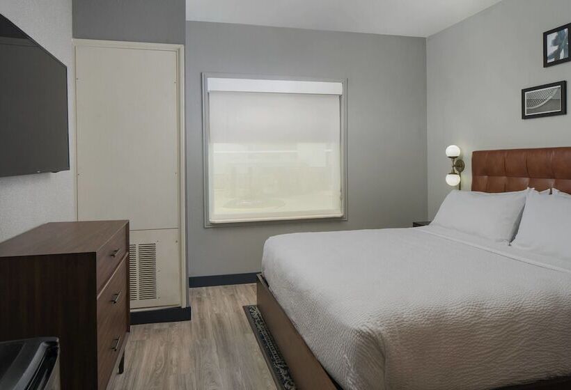 جناح, Four Points By Sheraton Dallas Arlington Entertainment District