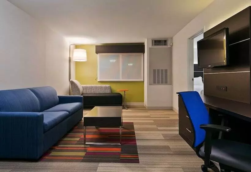 身障者適用スイートルーム, Holiday Inn Express Hotels & Suites Burlington, An Ihg