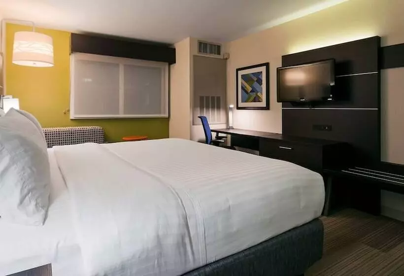 身障者適用スイートルーム, Holiday Inn Express Hotels & Suites Burlington, An Ihg