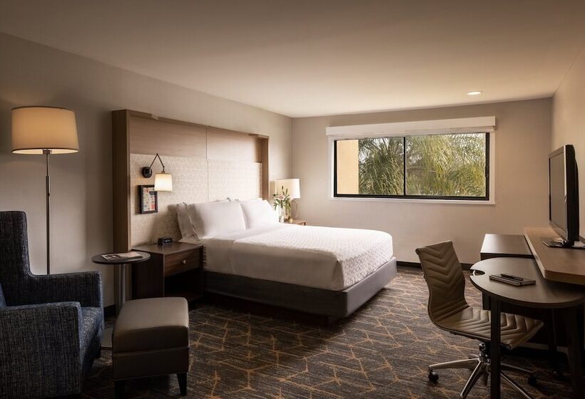 חדר סטנדרט, Holiday Inn Santa Ana Orange County Airport, An Ihg
