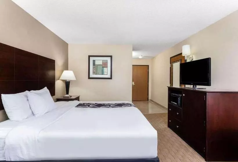 キングサイズベッドのデラックスルーム, La Quinta By Wyndham Frankfort