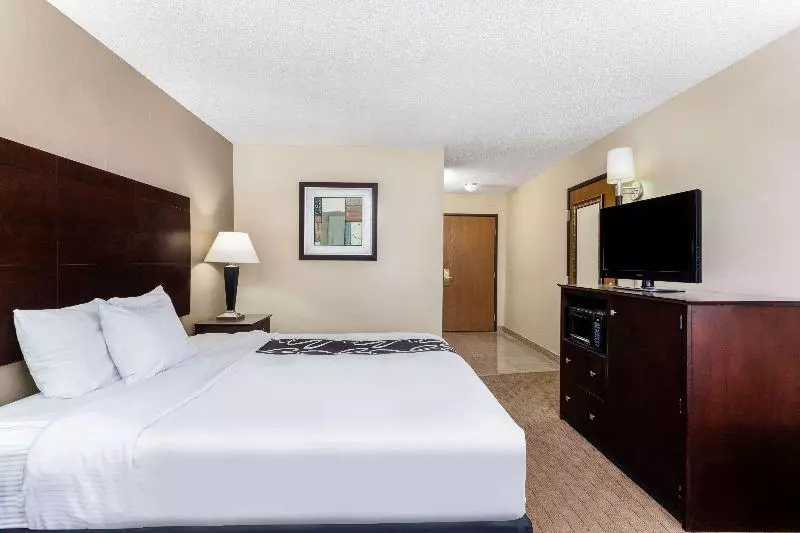 キングサイズベッドのデラックスルーム, La Quinta By Wyndham Frankfort