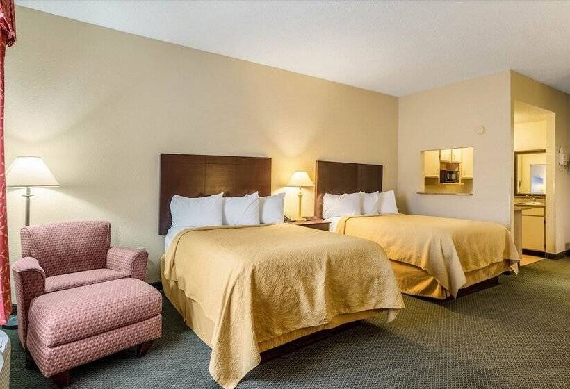 غرفه قياسيه سريرين مزدوجين, Quality Inn & Conference Center