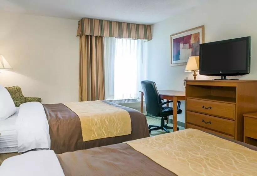 ２ダブルベッドのスタンダードルーム, Quality Inn & Suites Near Amish Country
