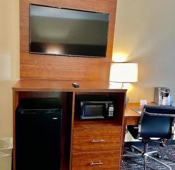 جناح سرير كينج, Quality Inn & Suites Hendersonville Flat Rock