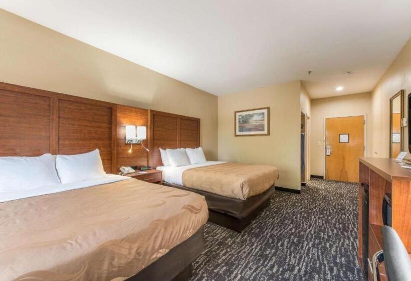 Номер Стандарт, Quality Inn & Suites Hendersonville  Flat Rock