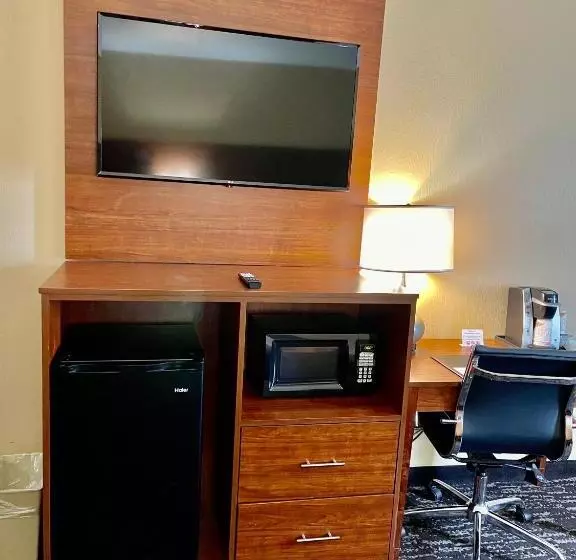 身障者適用スタンダードルーム, Quality Inn & Suites Hendersonville Flat Rock