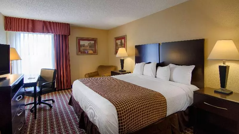 キングサイズベッドのスタンダードルーム, Surestay Plus Hotel By Best Western Tarboro