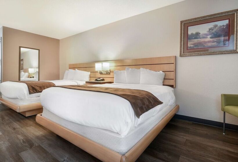 Номер Стандарт 2 Двуспальные Кровати, Surestay Plus Hotel By Best Western Tarboro