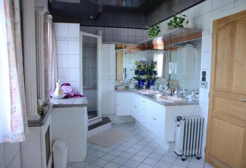 غرفة قياسية, Le Clos Des Aulnes