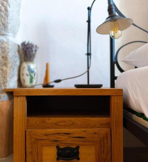 شقة غرفة نوم واحدة مطلة علي البحر مزوَّدة بشُرفة, The House