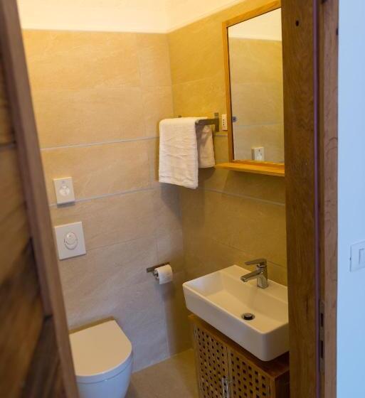 标准间, The House